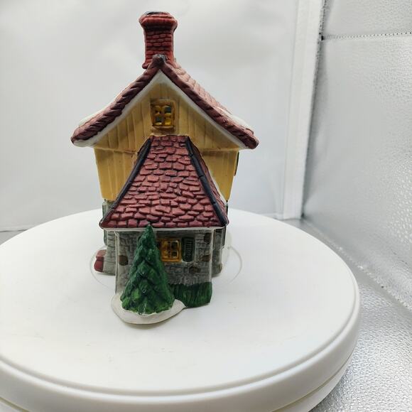Village Inn Ceramic Christmas Village House Light-Up Style Vintage Holiday Décor - Picture 4 of 9